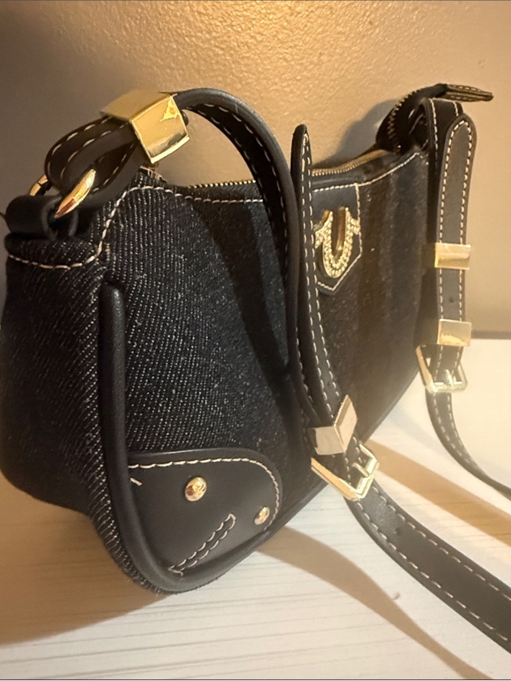 True Religion- 🧲 Denim Shoulder Bag - Picture 3 of 6
